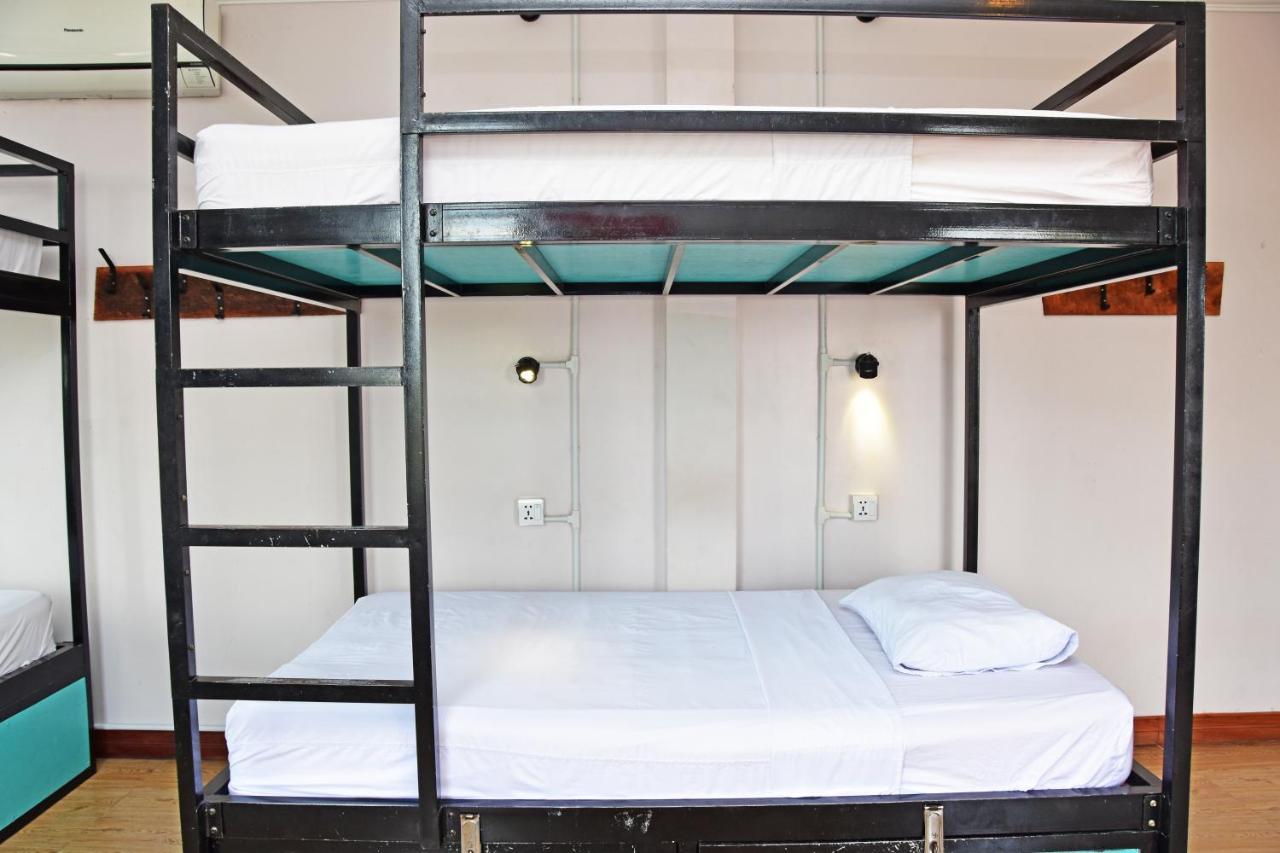 Mad Monkey Hostel Kampot (Adults Only) Buitenkant foto