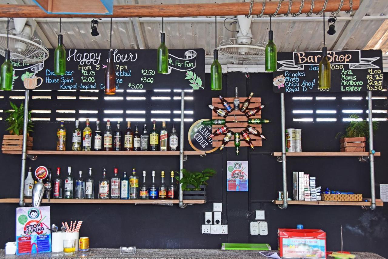 Mad Monkey Hostel Kampot (Adults Only) Buitenkant foto